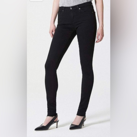 AG “the legging ankle” crop with fray hem. - Picture 2 of 6